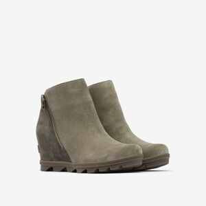 Sorel Size 7 Joan Of Arctic Wedge II Zip Ankle Booties Waterproof Suede Green
